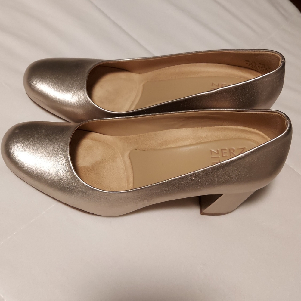 Naturalizer Gold Whitney Pump Heel